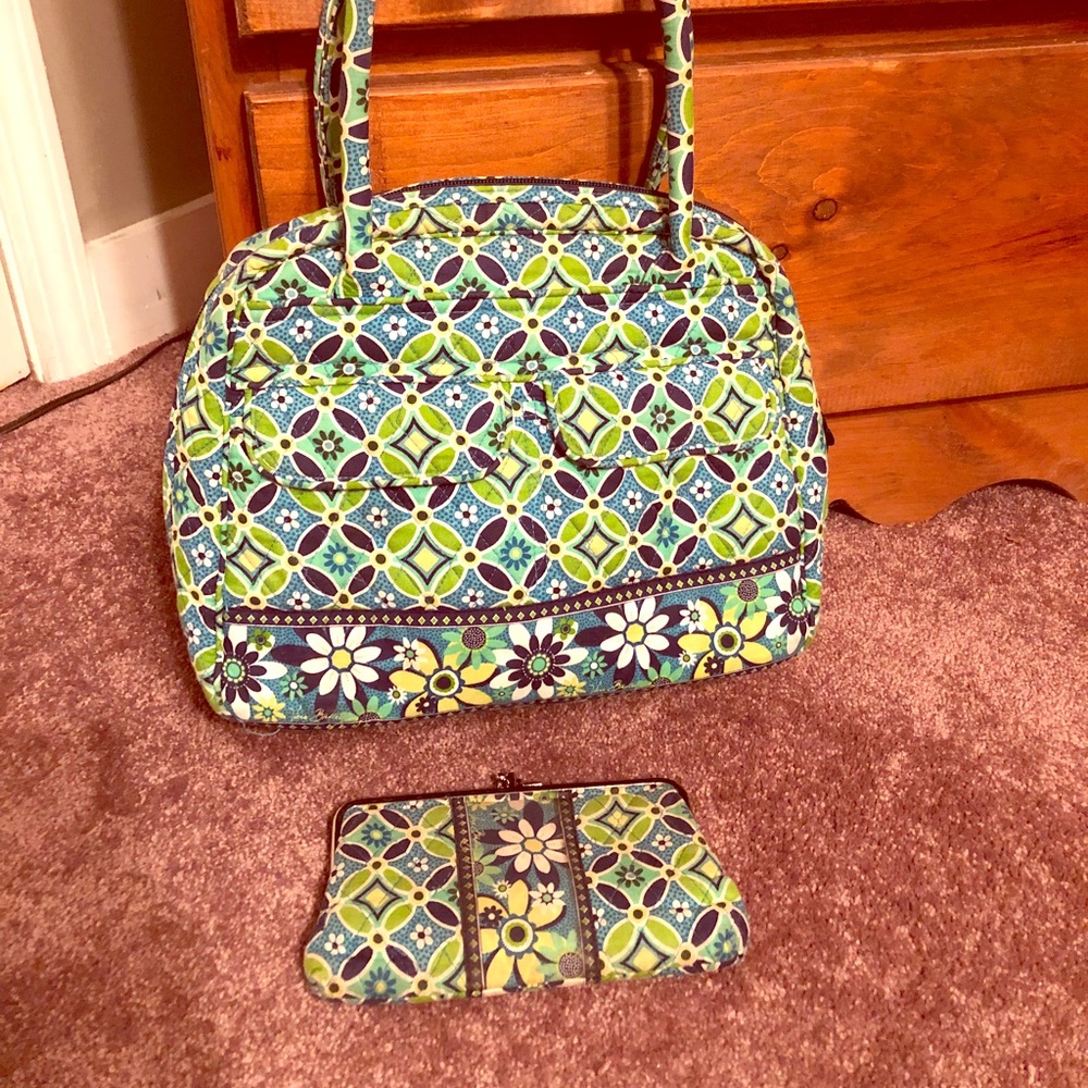 Vera Bradley Daisy Daisy Bowler & matching wallet